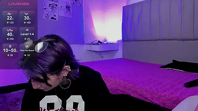 SukiFuyu  online show from 01-30-25, 12:06