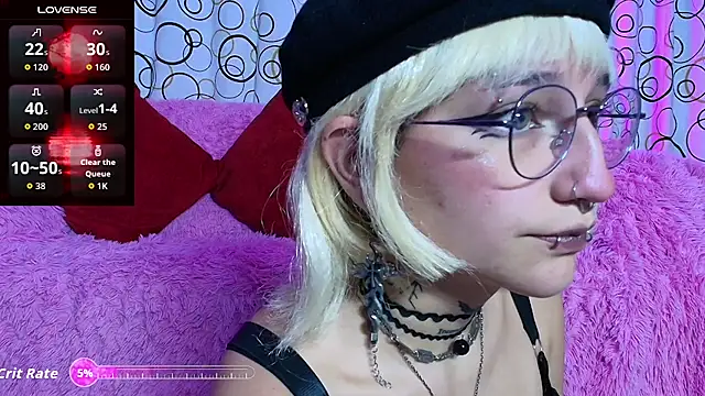 SukiFuyu  online show from 10-17-25, 12:14