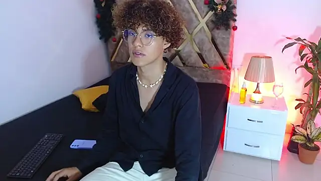 nickolas moon online show from 12-18-24, 12:51