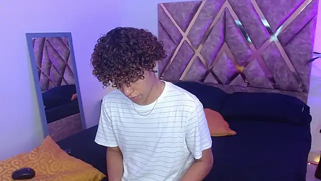 nickolas moon online show from 02-02-25, 04:32