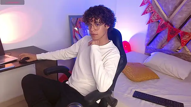 nickolas moon online show from 02-17-25, 02:48