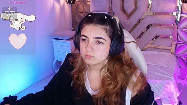 meraki fraise online show from 10-13-25, 03:23