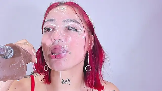 Snapshot of annika_taylor chatting on 12-18-24, 03:26 annika taylor online show from 12-18-24, 03:26