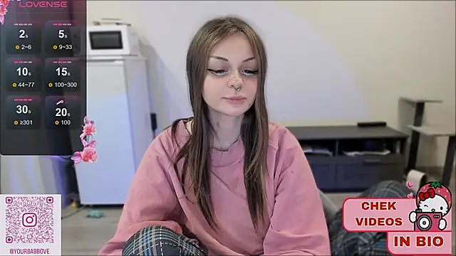 Snapshot of shy_melony chatting on 03-04-25, 10:24 shy melony online show from 03-04-25, 10:24