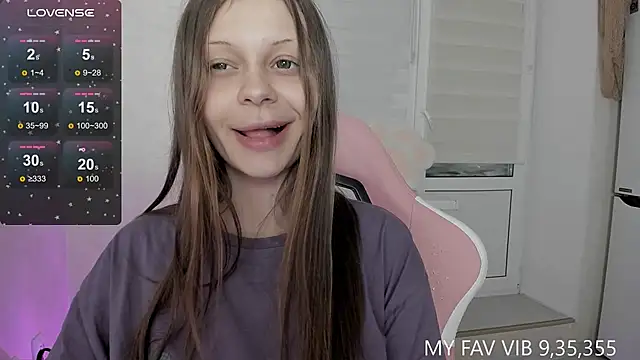 Snapshot of shy_melony chatting on 10-28-25, 09:39 shy melony online show from 10-28-25, 09:39