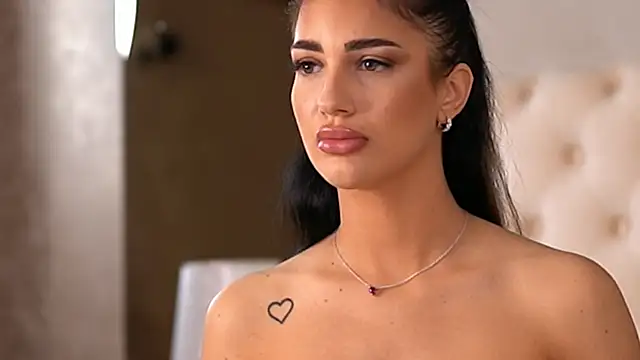 Snapshot of RaisaKali chatting on 03-14-25, 08:28 RaisaKali online show from 03-14-25, 08:28