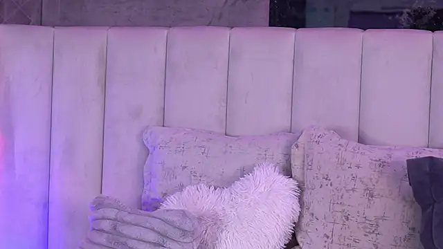 Snapshot of RaisaKali chatting on 10-12-25, 04:06 RaisaKali online show from 10-12-25, 04:06