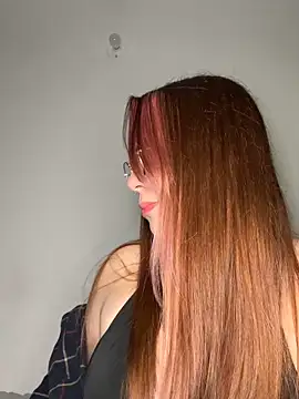 Snapshot of NatyOlson chatting on 09-11-25, 04:01 NatyOlson online show from 09-11-25, 04:01