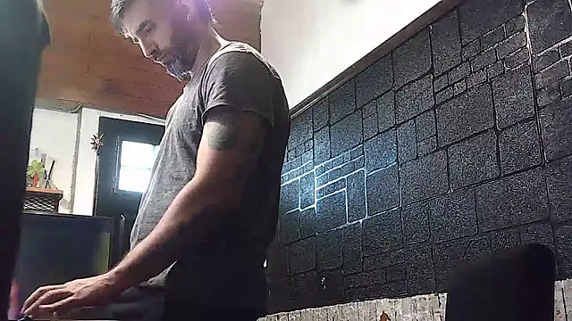 ozzypsico13 online show from 12-08-24, 07:22