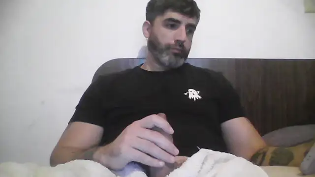 Snapshot of ozzypsico13 chatting on 05-06-26, 01:57 ozzypsico13 online show from 05-06-26, 01:57