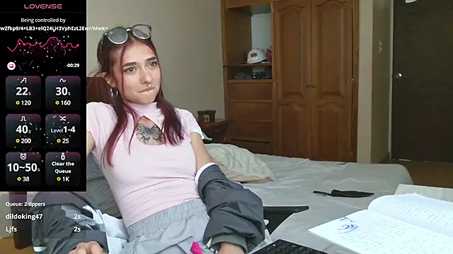 Snapshot of 3badweed3 chatting on 02-04-25, 08:06 3badweed3 online show from 02-04-25, 08:06