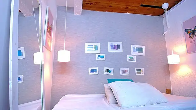 Skinny hottie18 online show from 01-10-25, 07:54