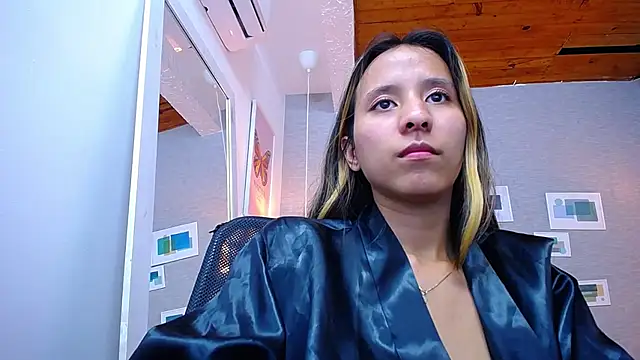 Skinny hottie18 online show from 01-10-25, 10:57