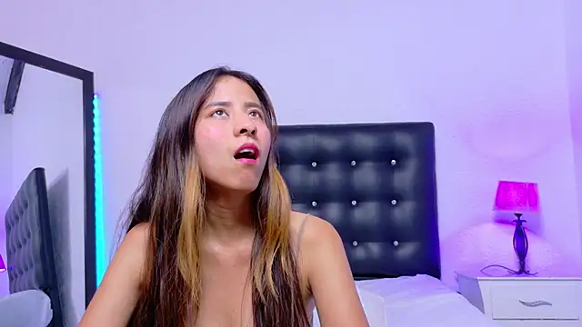 Skinny hottie18 online show from 09-09-25, 01:43