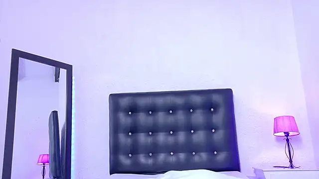 Skinny hottie18 online show from 09-16-25, 01:56