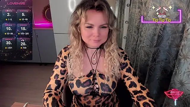 candy queeen online show from 01-15-25, 01:45