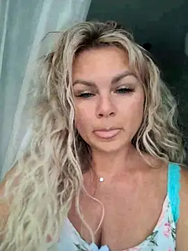 candy queeen online show from 03-19-25, 03:20