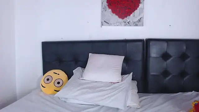 Amara Red online show from 10-31-25, 11:44