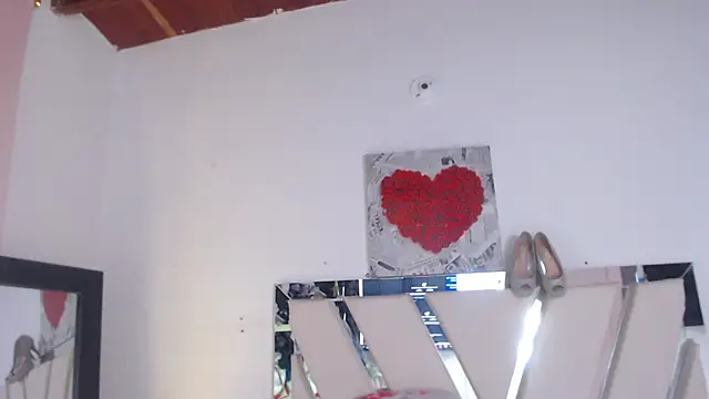 Amara Red online show from 05-15-26, 11:17