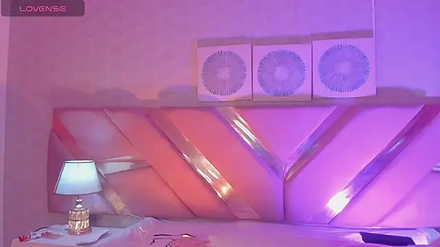 Ari sunshine  online show from 12-22-24, 05:45