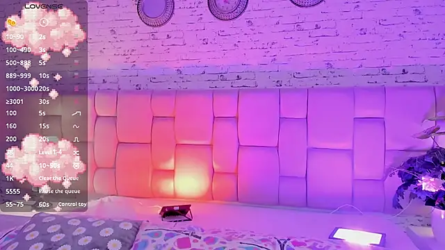 Ari sunshine  online show from 12-27-24, 07:03