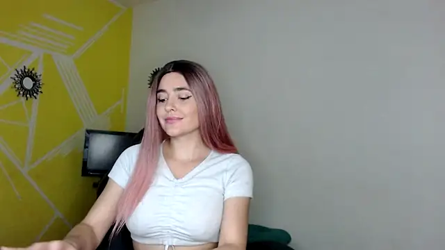 Nikolle Rouss online show from 01-29-25, 05:09