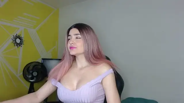 Nikolle Rouss online show from 03-21-25, 11:12