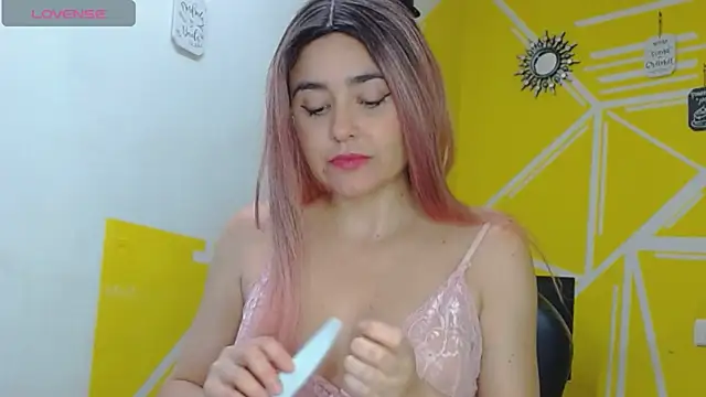 Nikolle Rouss online show from 03-31-26, 05:46