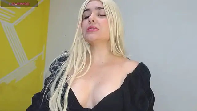 Nikolle Rouss online show from 06-13-26, 07:01