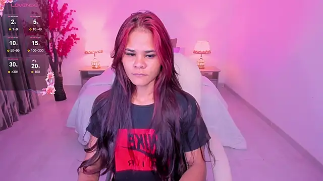 Snapshot of anniie_smith chatting on 10-03-25, 11:18 anniie smith online show from 10-03-25, 11:18