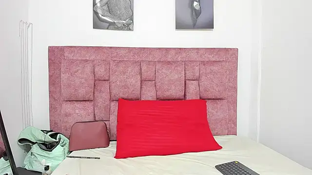 Snapshot of Ana_star_ chatting on 01-20-25, 01:07 Ana star online show from 01-20-25, 01:07