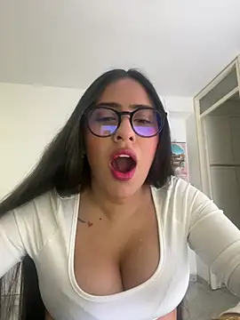 Snapshot of Paris-love chatting on 03-20-25, 11:34 Paris-love online show from 03-20-25, 11:34