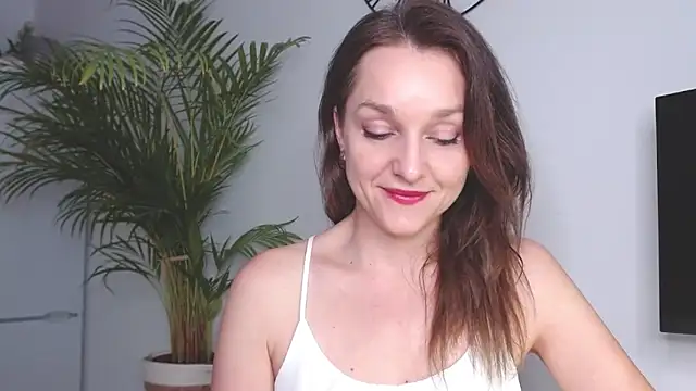 Snapshot of AliciaDesire chatting on 01-22-25, 10:50 AliciaDesire online show from 01-22-25, 10:50