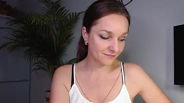 Snapshot of AliciaDesire chatting on 01-23-25, 07:54 AliciaDesire online show from 01-23-25, 07:54