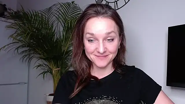 Snapshot of AliciaDesire chatting on 02-10-25, 06:13 AliciaDesire online show from 02-10-25, 06:13