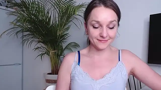 Snapshot of AliciaDesire chatting on 02-12-25, 03:27 AliciaDesire online show from 02-12-25, 03:27