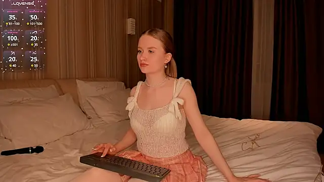 IsabellaTorrance online show from 02-09-25, 07:52