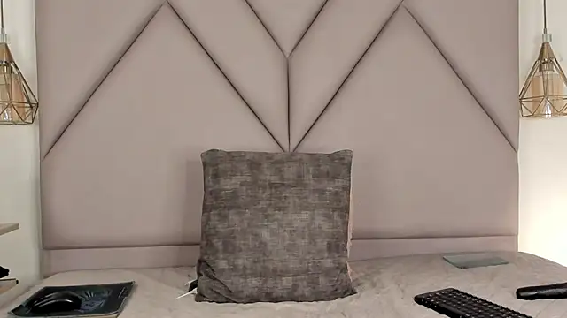 zamira 44 online show from 10-28-25, 02:20