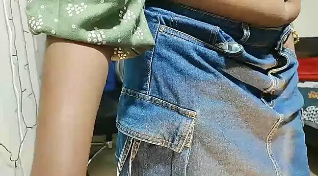 Snapshot of Anjali_cute-Pondati chatting on 02-19-25, 01:08 Anjali cute-Pondati online show from 02-19-25, 01:08