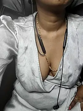 Snapshot of Anjali_cute-Pondati chatting on 05-19-26, 01:44 Anjali cute-Pondati online show from 05-19-26, 01:44
