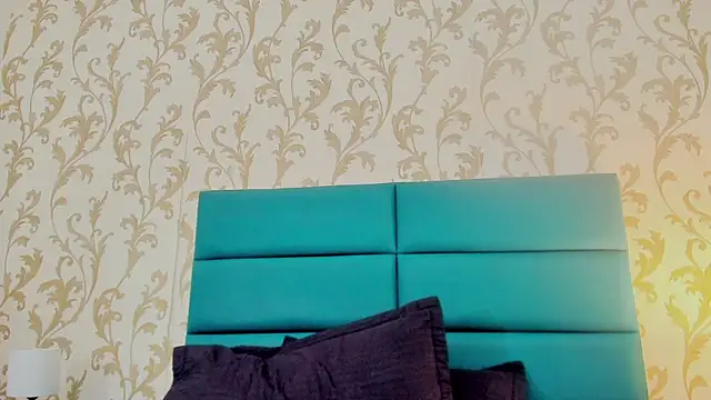 Snapshot of Amberr_Greyy chatting on 12-14-24, 01:05 Amberr Greyy online show from 12-14-24, 01:05