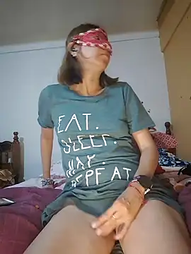 Lunababymylove online show from 01-05-25, 05:20