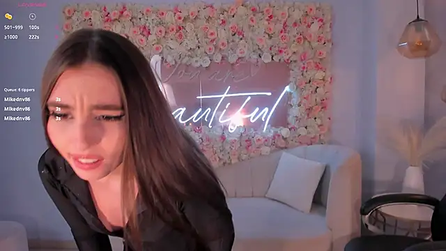 Snapshot of DolcieElliot chatting on 01-07-25, 05:31 DolcieElliot online show from 01-07-25, 05:31