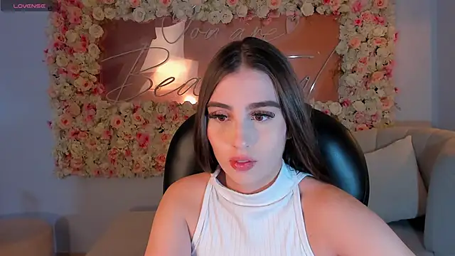 Snapshot of DolcieElliot chatting on 01-14-25, 12:24 DolcieElliot online show from 01-14-25, 12:24