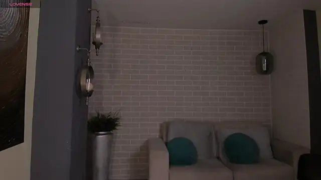 Snapshot of DolcieElliot chatting on 02-05-25, 11:02 DolcieElliot online show from 02-05-25, 11:02