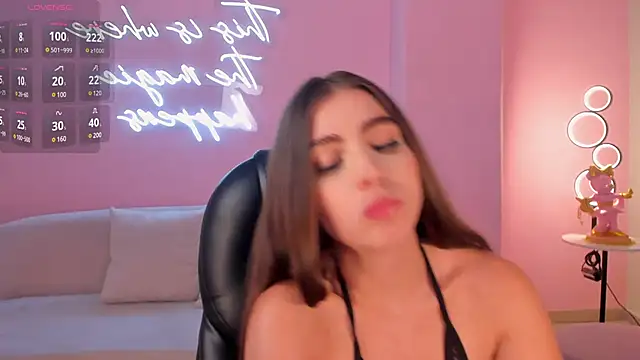 Snapshot of DolcieElliot chatting on 02-25-25, 03:16 DolcieElliot online show from 02-25-25, 03:16