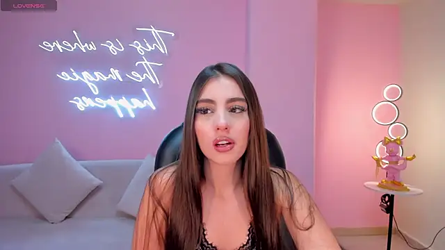 Snapshot of DolcieElliot chatting on 02-27-25, 12:02 DolcieElliot online show from 02-27-25, 12:02