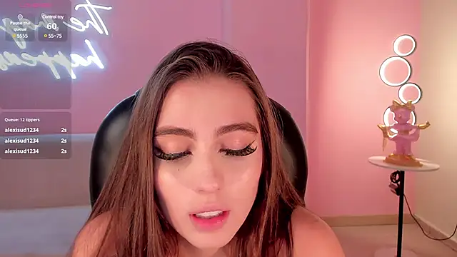 Snapshot of DolcieElliot chatting on 02-28-25, 03:04 DolcieElliot online show from 02-28-25, 03:04