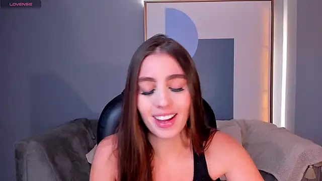 Snapshot of DolcieElliot chatting on 03-03-25, 12:04 DolcieElliot online show from 03-03-25, 12:04