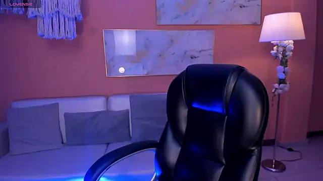 Snapshot of DolcieElliot chatting on 03-12-25, 08:41 DolcieElliot online show from 03-12-25, 08:41